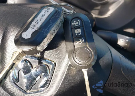 2015 Ram Promaster 1500 Low Roof z USA, uszkodzony, nr VIN 3C6TRVAG0FE512201